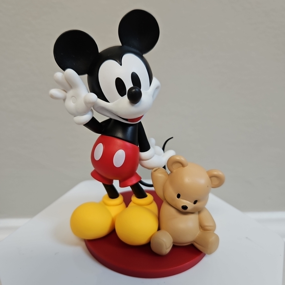 52 Toys Disney Mickey Mouse